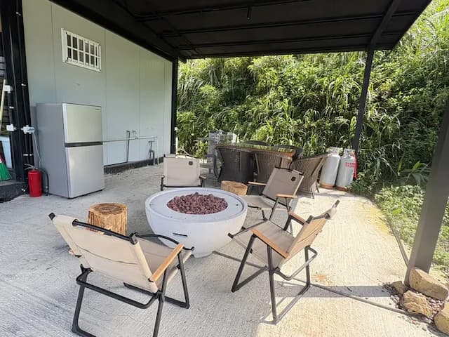 虹夕尖石免搭帳露營區｜獨家8折起！寵物友善、高海拔、鄰近青蛙石天空步道-"虹夕伴山" 組合屋 H2-3