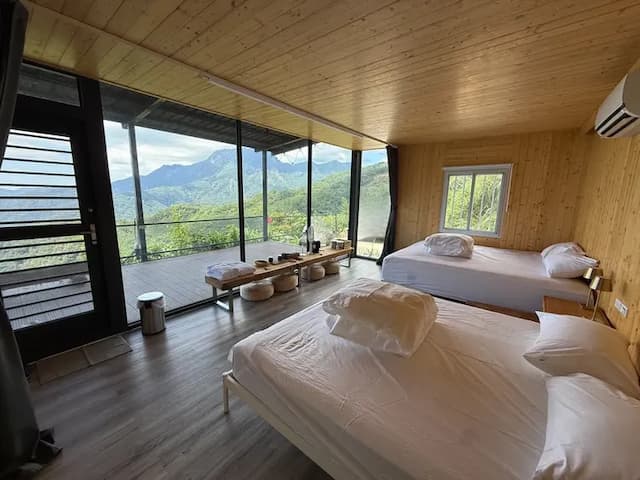 虹夕尖石免搭帳露營區｜獨家8折起！寵物友善、高海拔、鄰近青蛙石天空步道-"虹夕伴山" 組合屋 H2-1