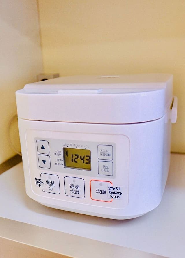 Susukino Station is only 400m (4 minutes walk from subway station)-R101/FreeCarpark/Susukino/TVTower/12pax-13