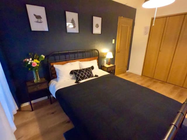 Susukino Station is only 400m (4 minutes walk from subway station)-R101/FreeCarpark/Susukino/TVTower/12pax-9