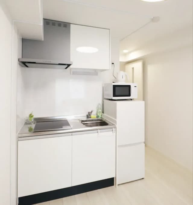 廚房、微波爐、電熱水壺