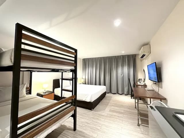Studio F Sukhumvit-DELUXE FAMILY SUITE-3