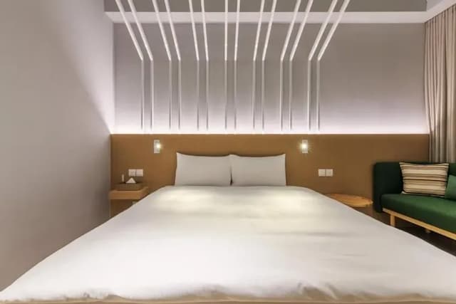 房型依設計不同，設備略有不同，客房設施請依現場提供為準