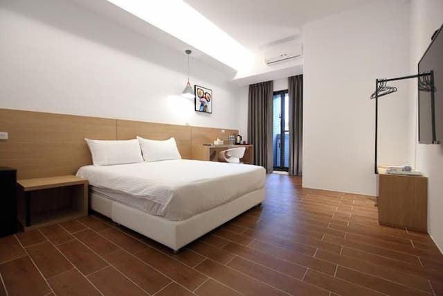 奇幻225 | 優質親子電梯民宿 | 花蓮火車站-經典雙人房—附陽台-1