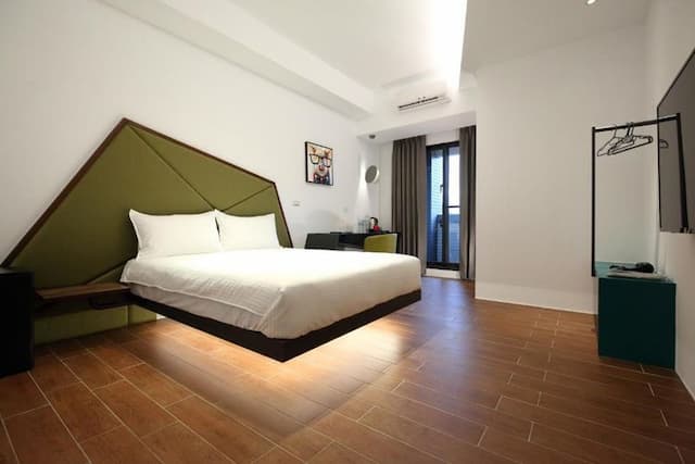 奇幻225 | 優質親子電梯民宿 | 花蓮火車站-懸浮雙人房—附陽台-1