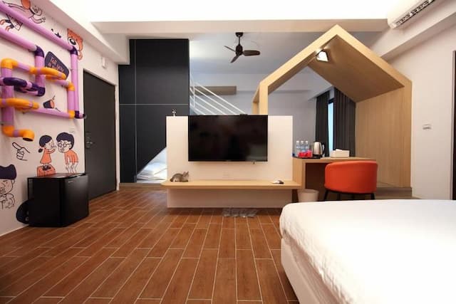 奇幻225 | 優質親子電梯民宿 | 花蓮火車站-家庭親子房悄悄話—附陽台-4