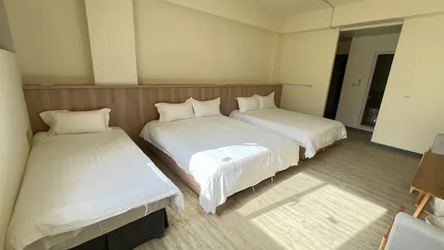 慢且洄瀾文旅飯店｜花蓮市中心美食吃不停｜香榭大道上-經濟五人房 - 無停車位-4