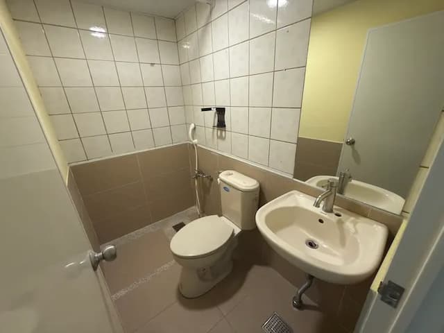 慢且洄瀾文旅飯店｜花蓮市中心美食吃不停｜香榭大道上-經濟五人房 - 無停車位-3