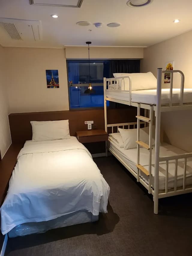 Calistar Hotel-Triple Room, Private Bathroom-1