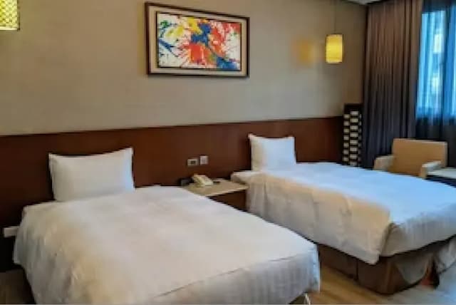 冠閣大飯店 l 消毒完善、兒童球池-『獨家專案』寵泊兩人房-兩小床-1