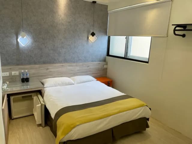 和興大飯店-精緻雙人房-5