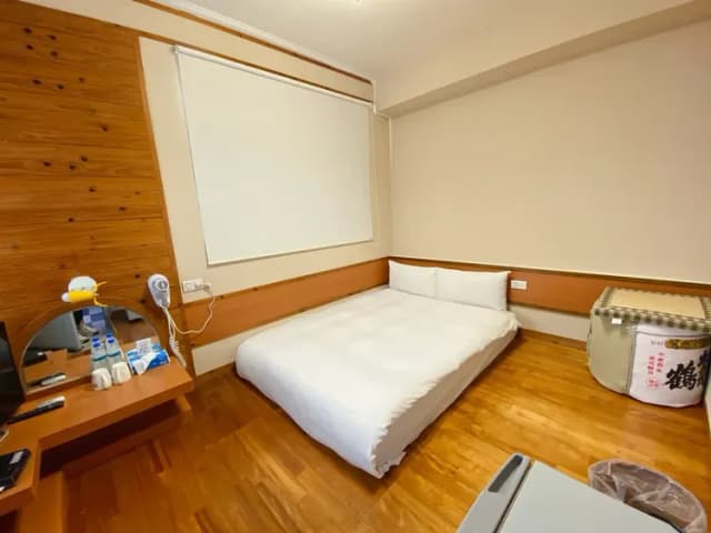 和興大飯店-精緻雙人房-10