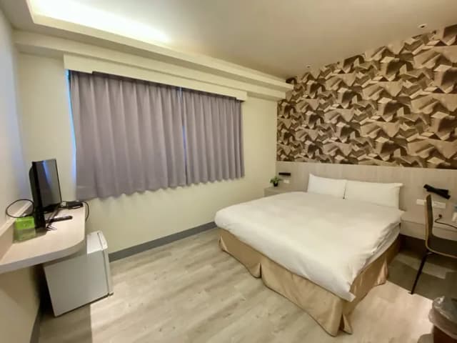 和興大飯店-精緻雙人房-2