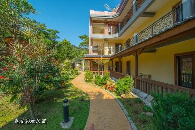 春友彩虹豪華露營｜可選購一泊四食、親子友善-楓香四人房-5