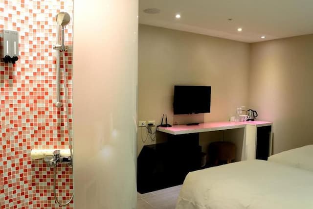 Wholesome Hotel-COZY Double Room - No Window-7