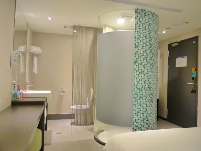 Wholesome Hotel-COZY Double Room - No Window-3