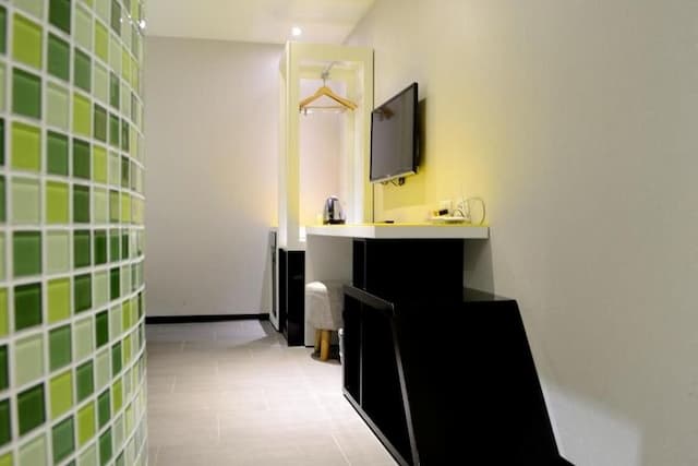 Wholesome Hotel-COZY Twin No window-5