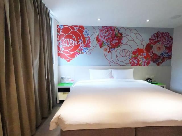 Wholesome Hotel-Standard Double Room - with window-3