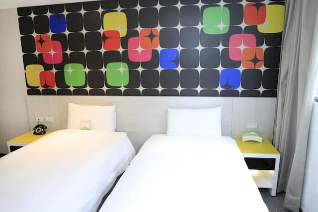 Wholesome Hotel-Superior Twin Room with Window and Bathtub-9