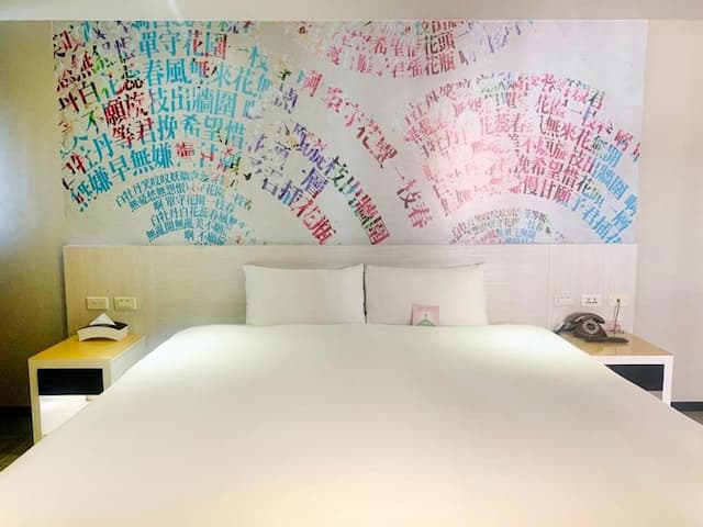 Wholesome Hotel-Deluxe Double Room with Window and Bathtub-3