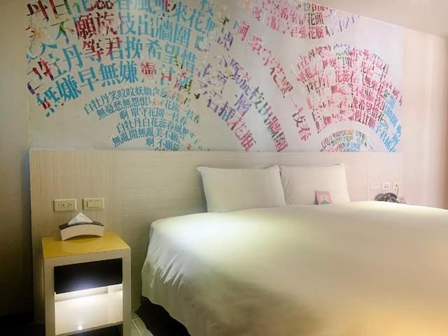 Wholesome Hotel-Deluxe Double Room with Window and Bathtub-1