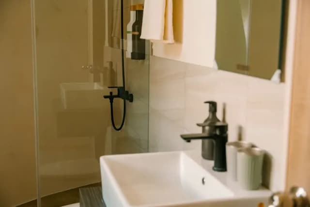 Boholand-Four-person room (excluding meal package)-6