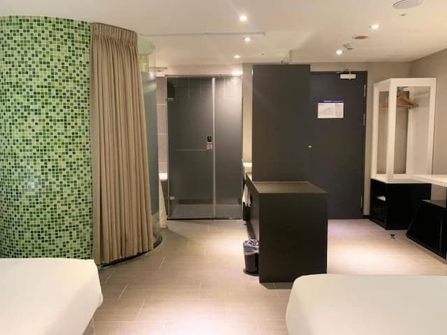 Wholesome Hotel-Superior Quadruple Room-6