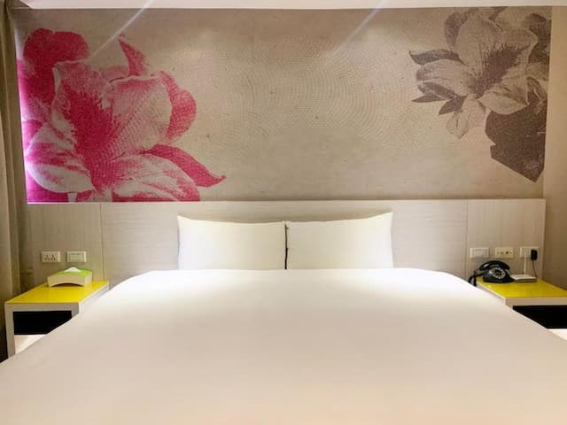 Wholesome Hotel-Superior Quadruple Room-2