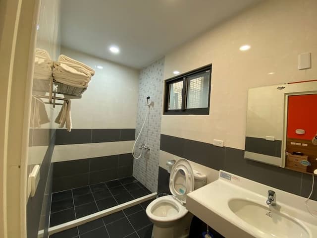 Rona Resort-Quadruple Room with View-7