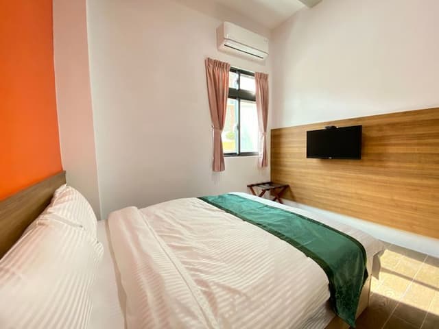 Rona Resort-Quadruple Room with View-6