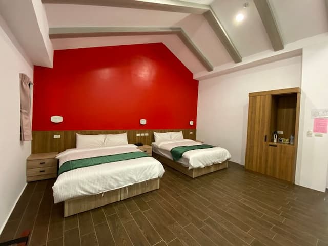 Rona Resort-Quadruple Room with View-3