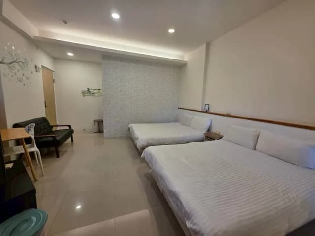 Q House-Four-person room-5