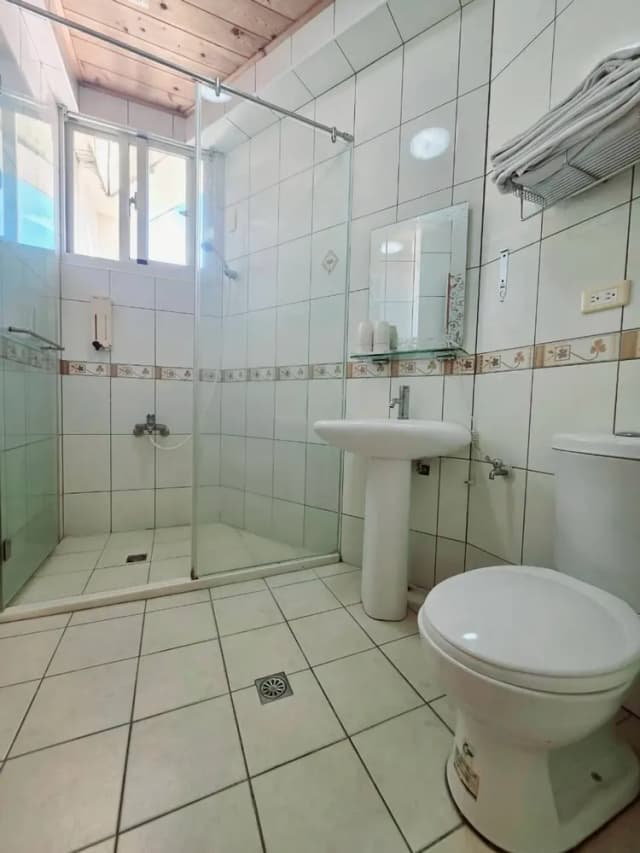 Q House-Six-person room-4