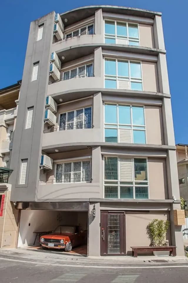 Q House-Six-person room-6