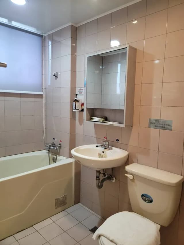 和興大飯店-商務六人房-6