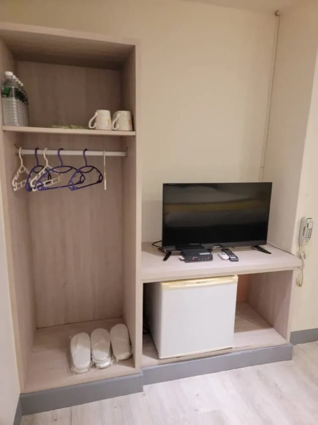 和興大飯店-商務六人房-4