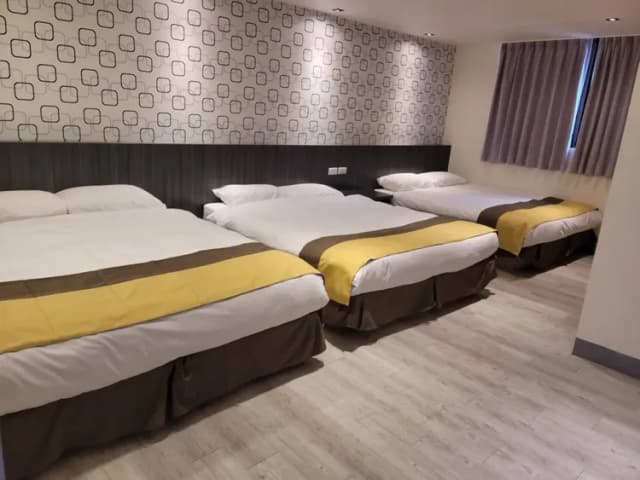 和興大飯店-商務六人房-1