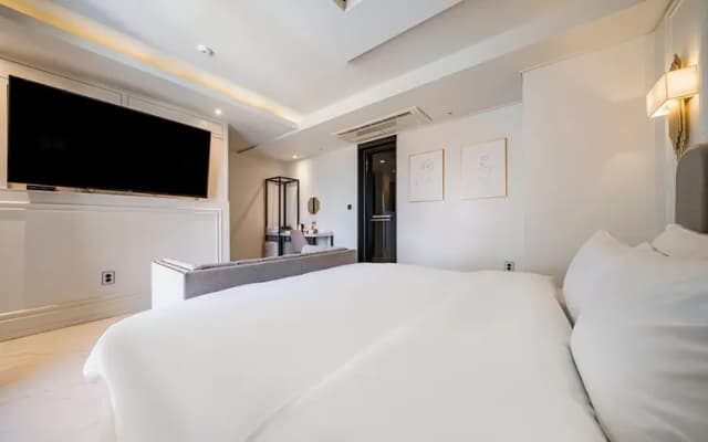 H Moment 飯店 松亭店-高級雙人房-9