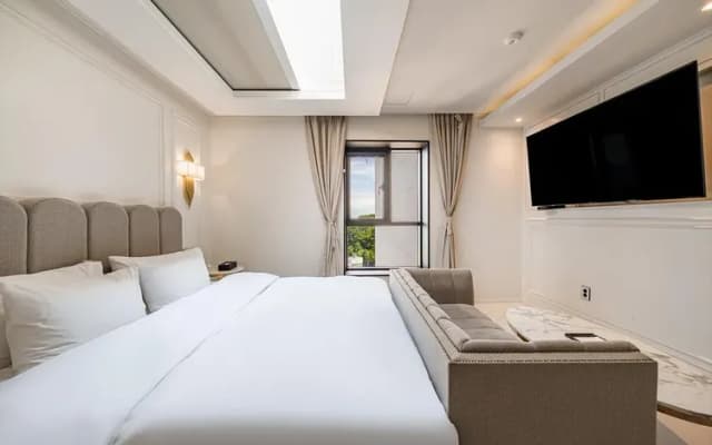H Moment 飯店 松亭店-高級雙人房-12