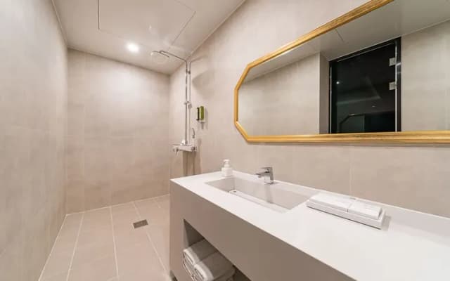 H Moment 飯店 松亭店-商務雙床房-5