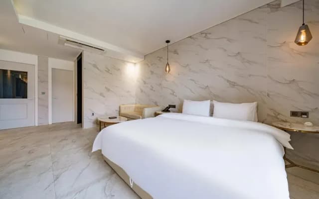 H Moment 飯店 松亭店-豪華雙人房-9