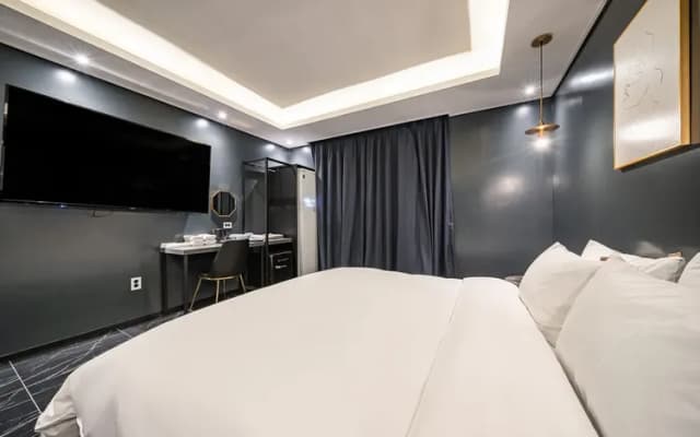 H Moment 飯店 松亭店-豪華雙人房-5