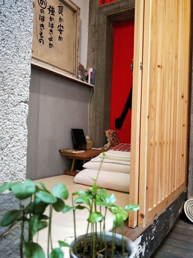 wabisabi-100years Chinese Qing Dynasty and Japan Mixed style Old Tainan Patio House-Couchette Room in Patio for travel alone-5
