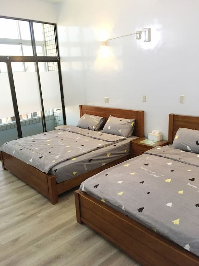 Reui Heng Guesthouse-Family Room with Window-5