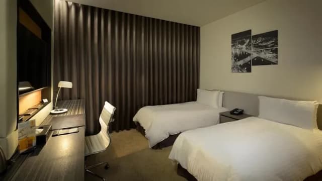 【High Speed Rail Holiday】 2-Day Free Travel at Tainan Rongmei Golden Tulip Hotel-【Regular Promotion】- Deluxe Double Room (2 Single Beds)-1