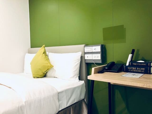 T.O. ホテル 台北駅-Standard Double Room –No Window-5