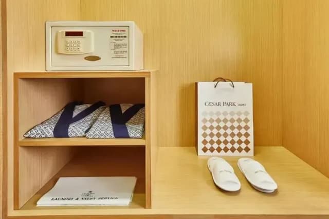 【高鐵假期】 台北凱撒大飯店2日自由行｜近台北車站、站前商圈-【29天前預購優惠】- 【29天早買】精緻四人房(10坪-2大床-含早)-2