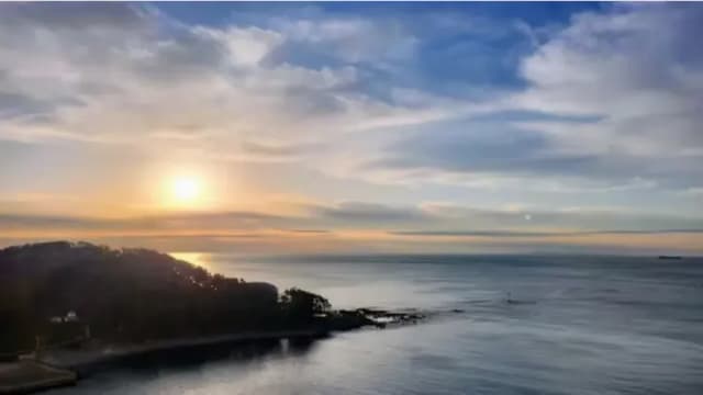 You can see the ecstatic sunrise every morning. The ocean view from the 20th floor is fantastic