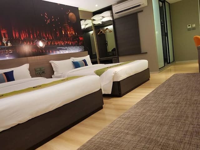 Bizotel Premier Hotel & Residence-Deluxe Triple Room(With Breakfast)-3