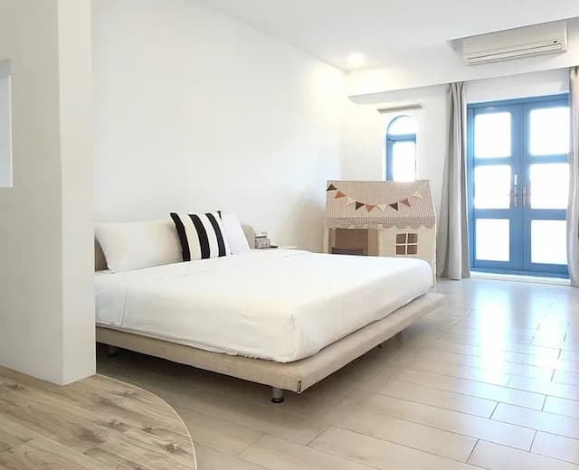 Blue White Bed and Breakfast-White  Quadruple Room-5